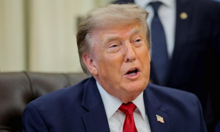 Tổng thống Trump bất ngờ  tuyên bố không thu phí 20% ở Hormuz