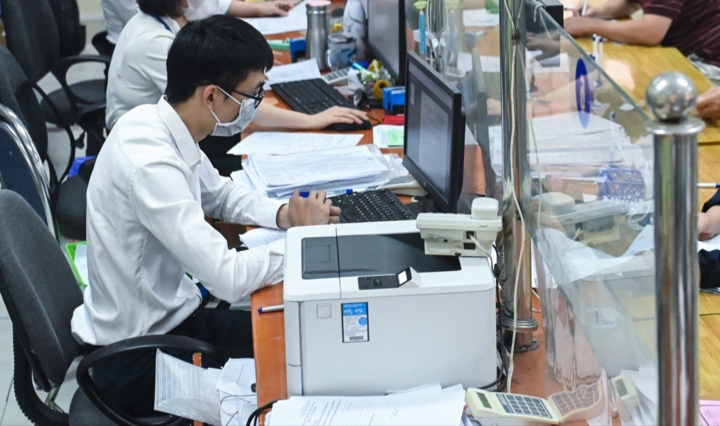 Từ 1/7/2026, viên chức thuộc 4 trường hợp này chưa được thôi việc
