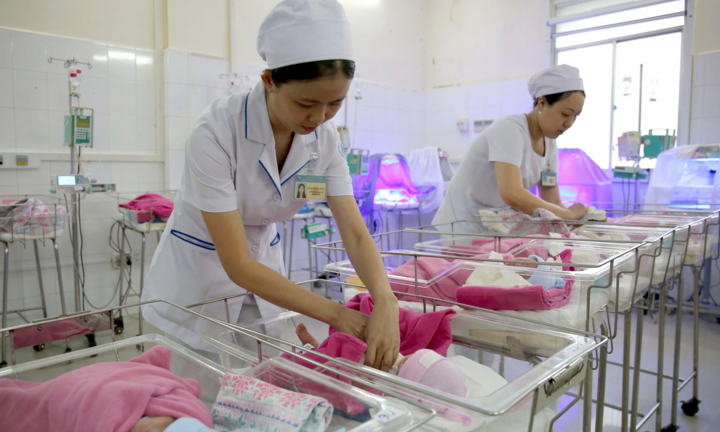 Bộ Y tế đề xuất cấp tiền hằng tháng cho trẻ dưới 3 tuổi, mở rộng chính sách khuyến sinh