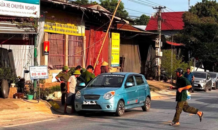 Xác định danh tính 2 người đàn ông tử vong trong ô tô đỗ ven đường ở Phú Thọ