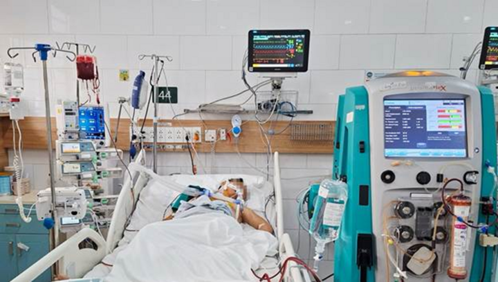Uống thuốc nhờ bạn mua qua mạng, cụ ông 72 tuổi nguy kịch: Hiểm họa khôn lường từ thói quen dùng thuốc truyền miệng