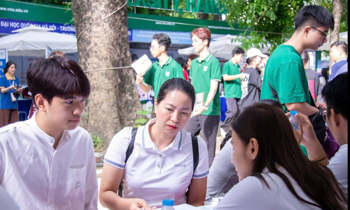 Dự báo điểm chuẩn đại học 2026: Ngành Công nghệ, Trí tuệ nhân tạo có thể chạm ngưỡng 28,5 điểm?