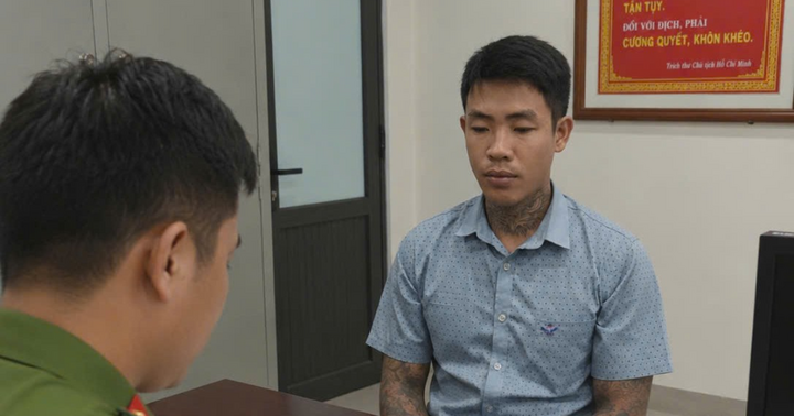 Mâu thuẫn thu mua phế liệu, người đàn ông cầm thanh sắt truy đuổi đối thủ giữa phố