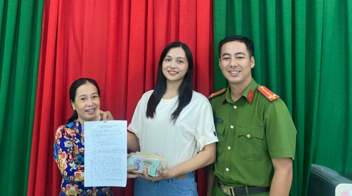 Tin thời sự 24h: Nhặt được hơn 50 triệu, cô giáo nhờ công an tìm người đánh rơi