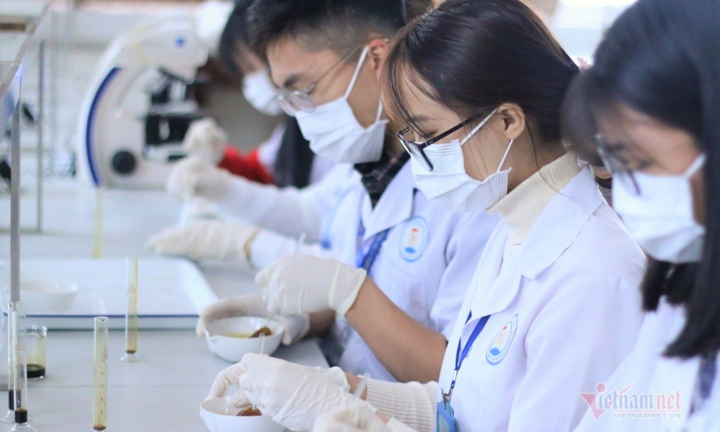Biến động điểm chuẩn Trường Đại học Y Dược - Đại học Quốc gia Hà Nội 3 năm gần đây
