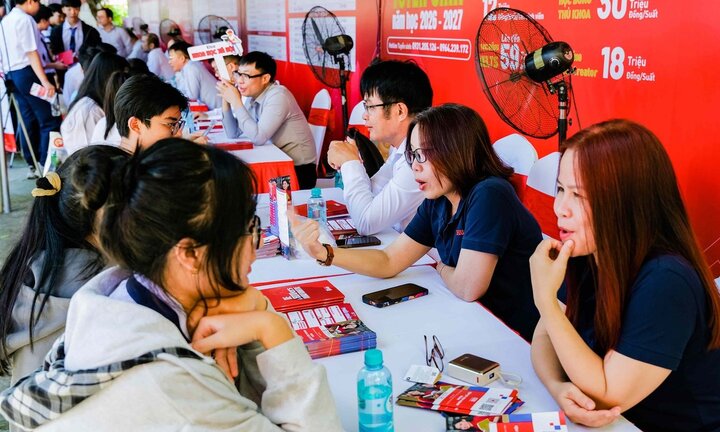 Thí sinh cần biết gì về 6 lần  "lọc ảo " quyết định điểm chuẩn đại học 2026?