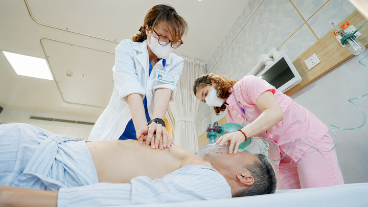 Người đàn ông hôn mê vì ngạt khí khi vệ sinh bể ngầm: Cảnh báo của bác sĩ  về nguy cơ mất mạng do chủ quan