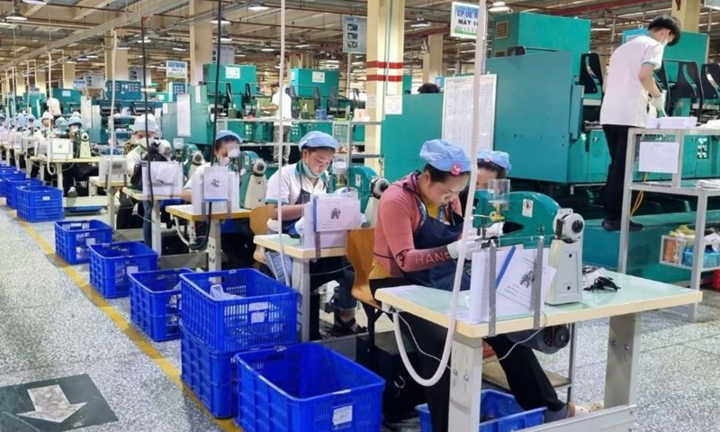 Chồng nghỉ đóng BHXH trước khi vợ sinh con, có được hưởng chế độ thai sản?