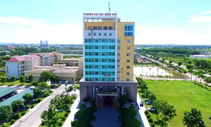 Sau sáp nhập, Trường Đại học Hồng Đức có 1 Hiệu trưởng và 7 Phó Hiệu trưởng