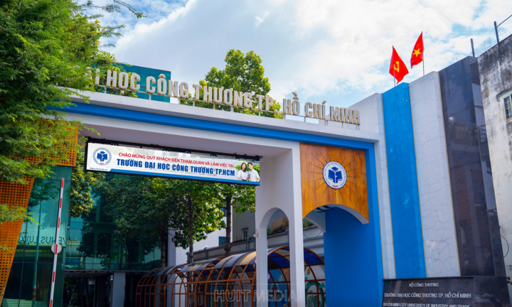 Trường đại học đầu tiên dự báo điểm chuẩn sau lọc ảo lần 1: Dao động từ 18-23 điểm
