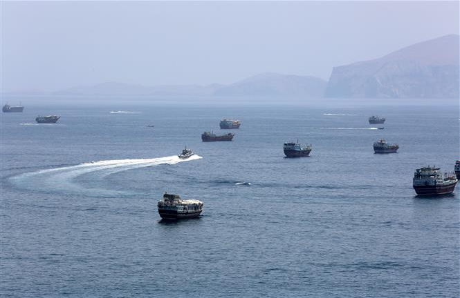 Mỹ-Iran tiến gần thỏa thuận khôi phục hoạt động hàng hải qua eo biển Hormuz: Chưa phải lời giải cuối cùng?