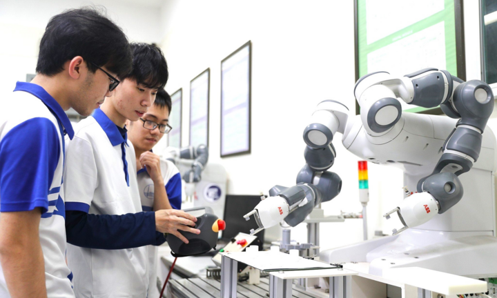 Phát triển Đại học Quốc gia Hà Nội theo mô hình đại học nghiên cứu tinh hoa