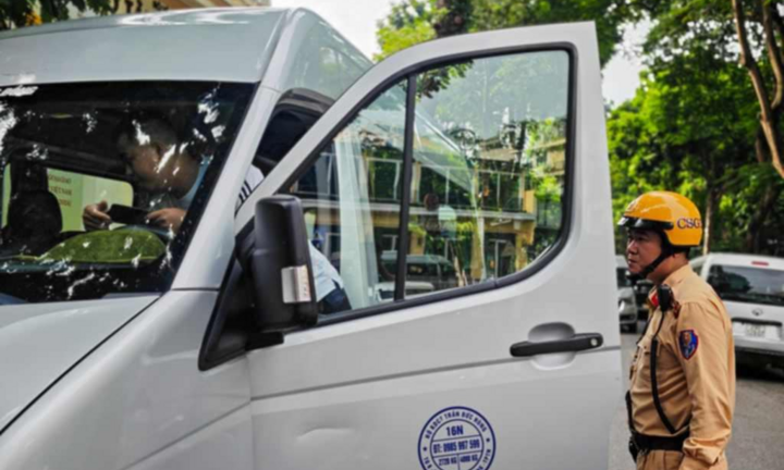 Từ 10/8, xe hợp đồng đón, trả khách sai quy định có thể bị thu hồi giấy phép