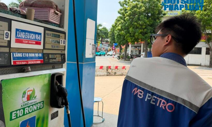 Giá xăng dầu hôm nay 12/8/2026: Xăng trong nước có giá mới trong chiều mai, dầu thế giới bao nhiêu 1 thùng?