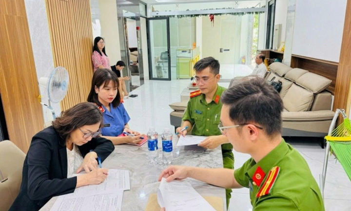 Dùng tài khoản cá nhân mua bán vàng bạc, nữ chủ doanh nghiệp bị khởi tố về tội “Trốn thuế”