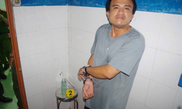 Bất ngờ kiểm tra một căn nhà ở An Giang, công an thu giữ ma túy, nhiều vật nghi đạn