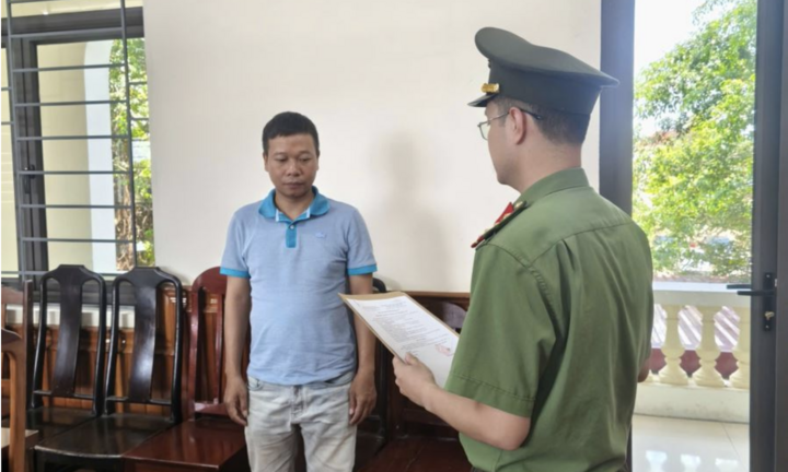 Khởi tố vụ án sử dụng trái phép vũ khí quân dụng từ vụ chém người tại quán bia