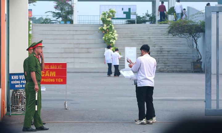  Đề thi lại môn Toán lần 2 tại điểm thi Chuyên Tuyên Quang: Bám sát chương trình, tăng tính thực tiễn và phân hóa tốt