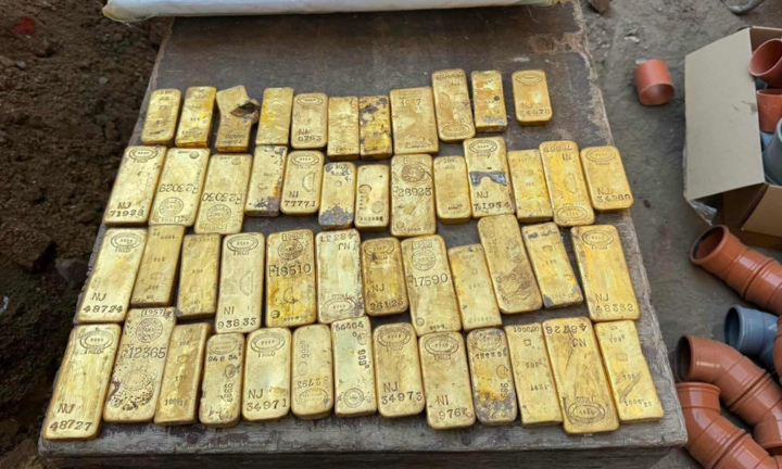 Lắp ống cống, nhóm công nhân đào trúng kho vàng 10 triệu USD