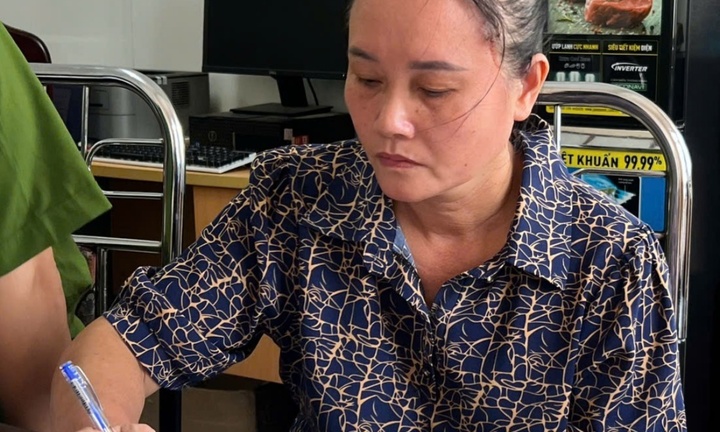 Lừa đảo bằng chiêu “có quan hệ”, đối tượng trốn truy nã 14 năm ra đầu thú