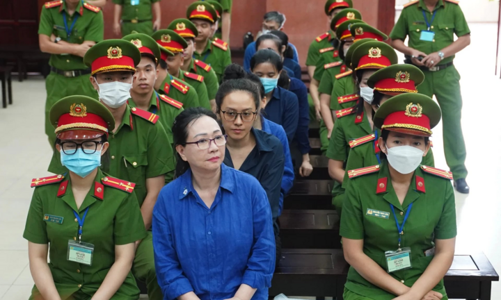 Người phụ nữ trúng đấu giá bộ kim cương 25 tỷ đồng của bà Trương Mỹ Lan là ai?