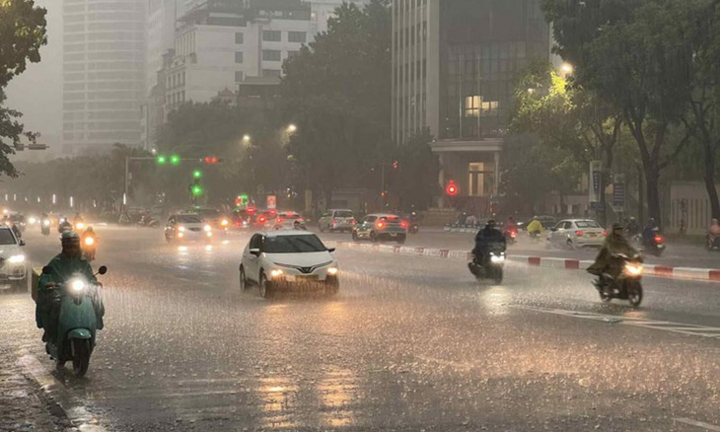 Dự báo thời tiết ngày 24/8: Bão số 4 giật cấp 9 cách Hải Phòng 130km, cảnh báo dông, lốc, sét, mưa đá ở Hà Nội