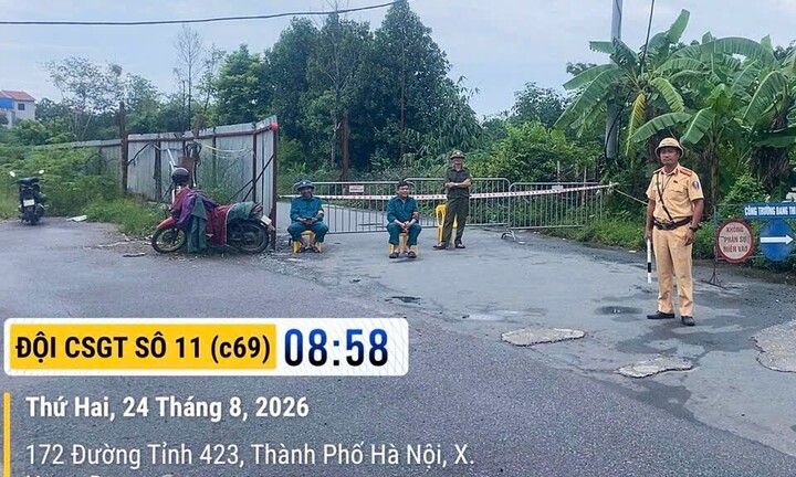 CSGT Hà Nội phối hợp ứng phó các điểm cầu ngập, sạt lở