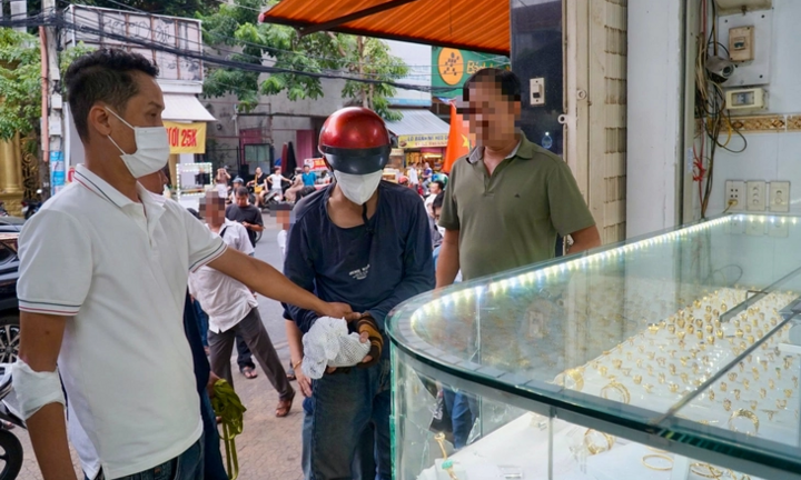 Vụ cướp tiệm vàng ở TP.HCM: Danh tính nghi phạm vừa bị bắt giữ