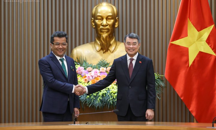 Thủ tướng Lê Minh Hưng tiếp Quốc vụ khanh Bộ Ngoại giao Ấn Độ