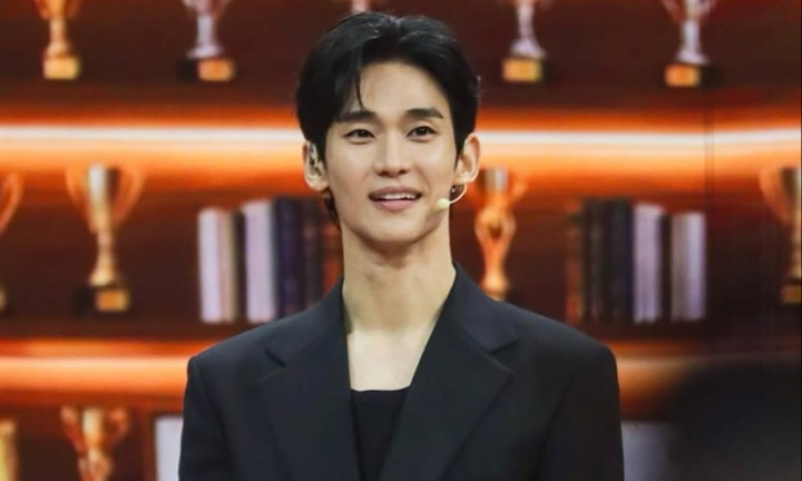Kim Soo Hyun sắp tái xuất sau bê bối