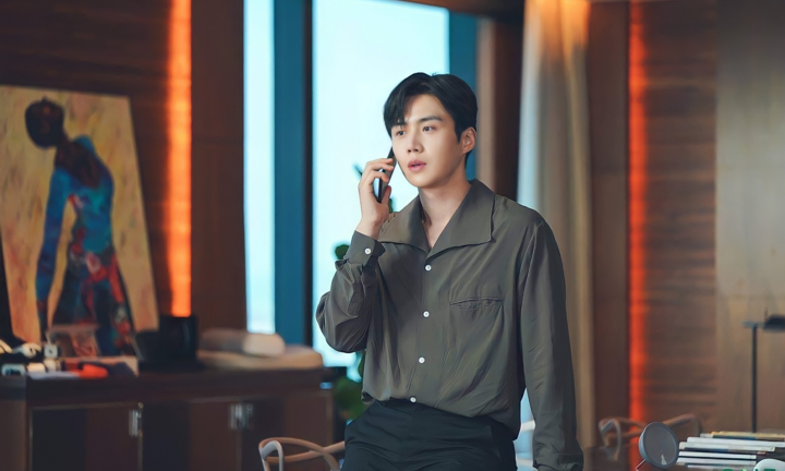 Nam diễn viên xuất sắc giành vị trí số 1 tại bảng xếp hạng Blue Dragon tháng 8 là ai?