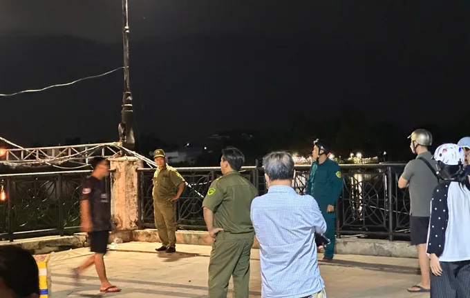 Phát hiện 2 thi thể nam giới trôi trên sông Sài Gòn