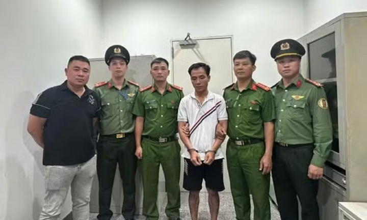 Bắt giữ đối tượng truy nã Nguyễn Văn Lũy tại sân bay, ngay khi vừa nhập cảnh Việt Nam