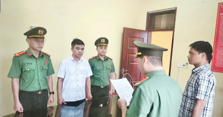 Bắt nguyên Phó Viện trưởng thuộc Trường Đại học Trưng Vương