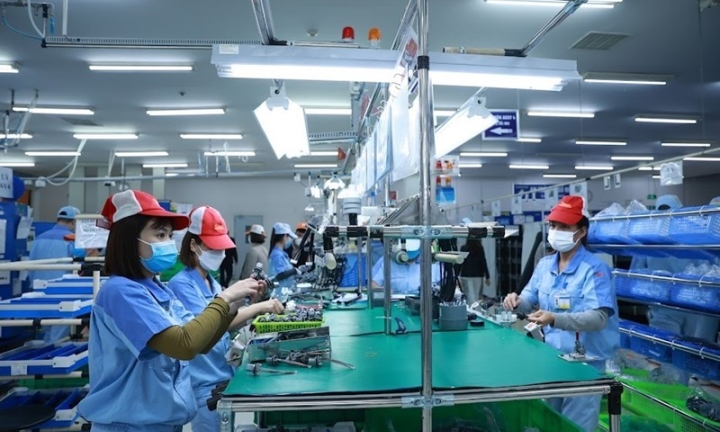 Làm thêm 45 giờ/tháng nhưng không quá 200 giờ/năm có vi phạm quy định?