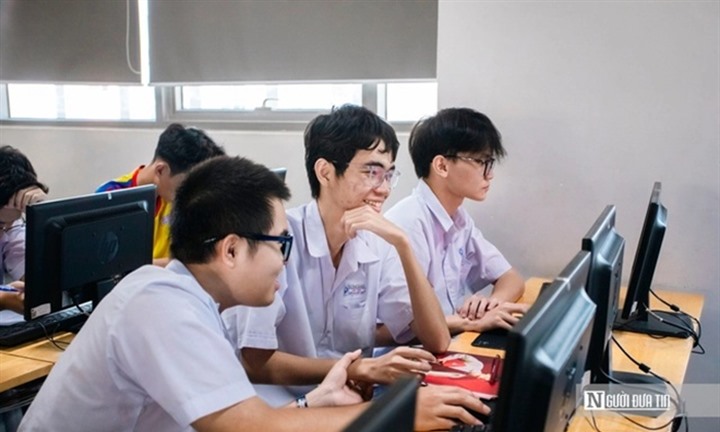 AI vào giảng đường: Không thể cấm đoán, phải chủ động  "thuần hóa " công nghệ