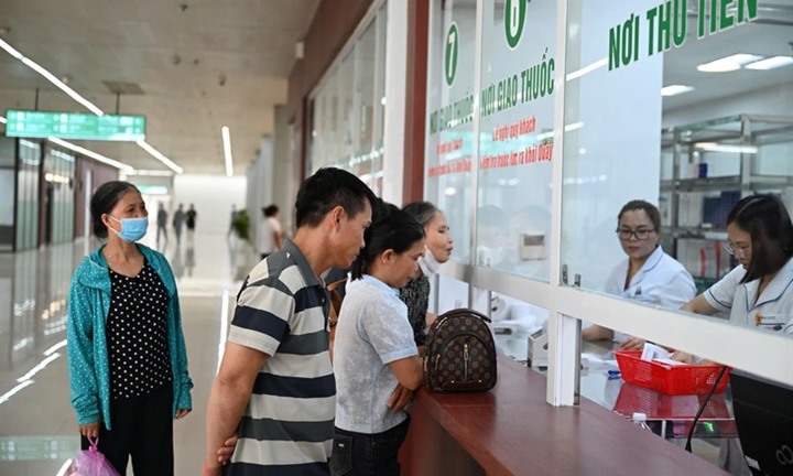 Những ai có thể không phải đóng tiền BHYT theo đề xuất mới?