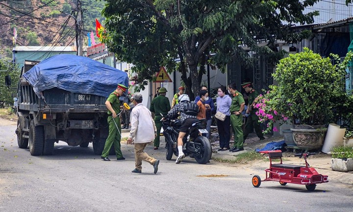 Điều tra nguyên nhân vụ tai nạn liên quan đến xe điện tự chế khiến bé trai 5 tuổi tử vong