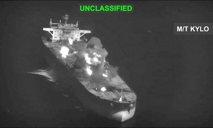 Iran lên tiếng về đòn phóng tên lửa tấn công tàu chiến Mỹ, CENTCOM tung hỏa lực đáp trả