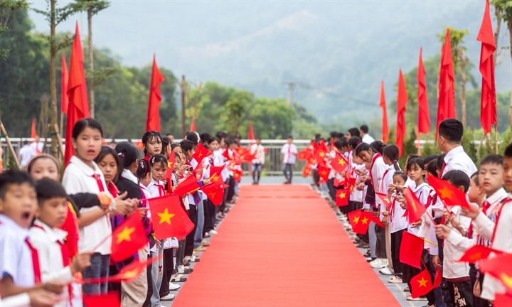Khánh thành Trường Phổ thông nội trú Tiểu học và Trung học cơ sở Petrovietnam - Phong Thổ (Lai Châu)