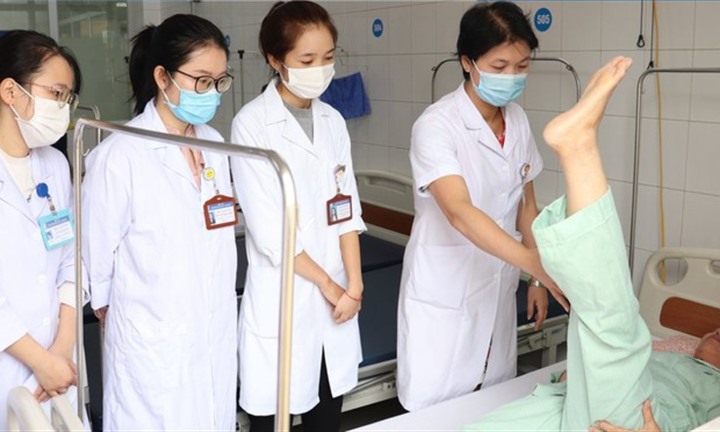 Bộ Y tế trả lời về căn cứ tính thời gian hành nghề chuyên môn của bác sĩ