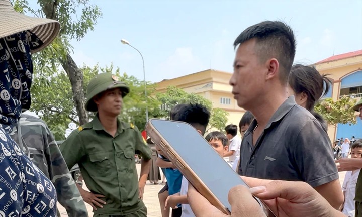Học sinh 2 ngày liên tiếp phải chờ cơm bán trú đến gần 13h: Hiệu trưởng nói gì?
