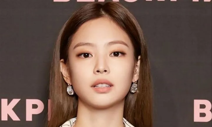 Jennie bám trụ top 10 Billboard, san bằng thành tích của BTS