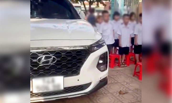 Vụ ô tô đỗ cạnh học sinh đang chào cờ ở Quảng Ninh: Phó Hiệu trưởng tường trình gì?