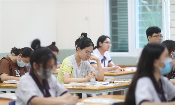Sửa Chương trình GDPT 2018: Phải xuất phát từ chính thực tế dạy và học, mục tiêu cốt lõi là giảm áp lực cho học sinh