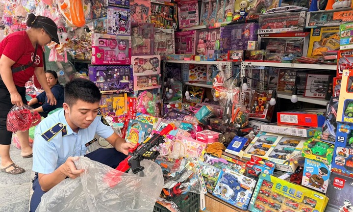 Hà Nội tăng cường kiểm tra, xử lý hàng không rõ nguồn gốc dịp Tết Trung thu 2026