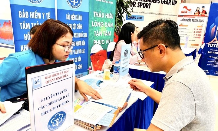 Lao động nước ngoài nghỉ việc nhưng không về nước có được rút BHXH một lần?