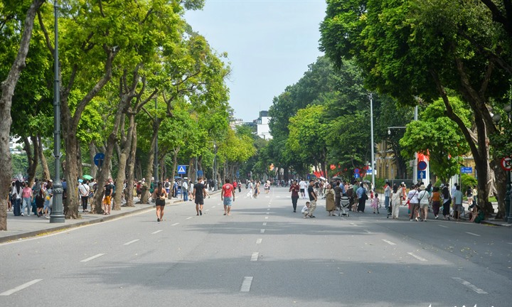 Dự báo thời tiết ngày 13/9: Hà Nội ngày nắng đẹp, nhiều tỉnh thành duy trì mưa dông