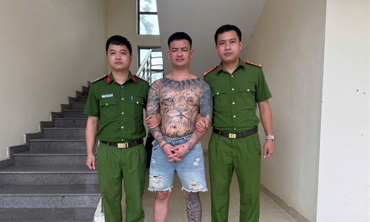 Đối tượng truy nã đặc biệt nguy hiểm bị bắt khi đang lẩn trốn ở Phú Thọ: 4 giờ cân não