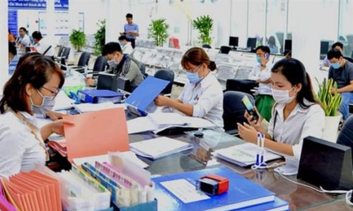 Giảng viên có bằng Tiến sĩ chỉ được xếp hệ số lương 2,67, Bộ Nội vụ phản hồi